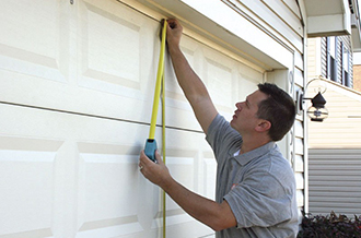 Fix A Garage Door in Thomastown, Victoria